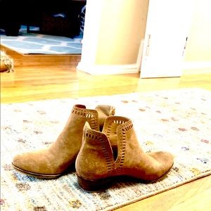 LUCKY BRAND SUEDE BOOTIES!